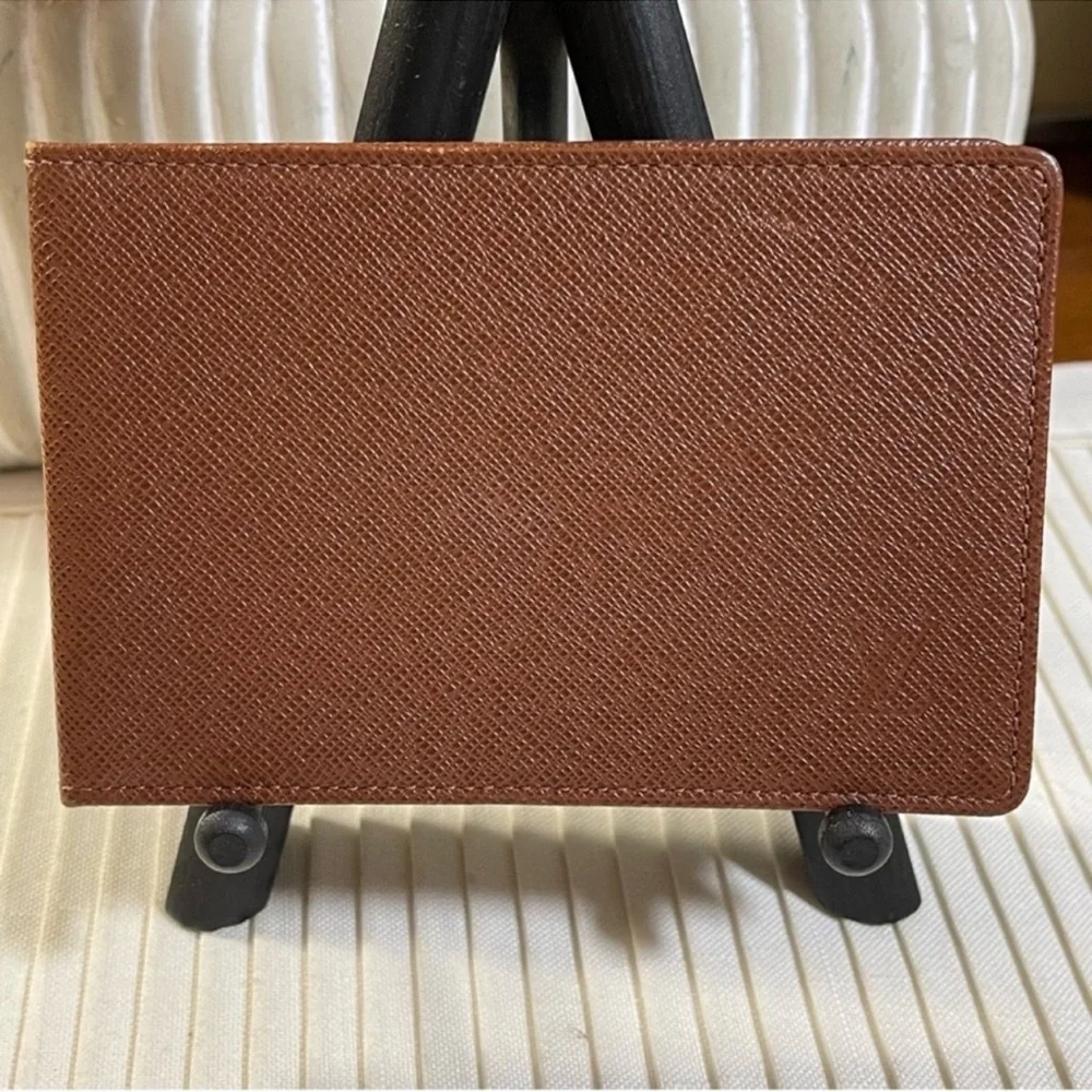Louis Vuitton Taiga ID Holder Card Wallet Insert